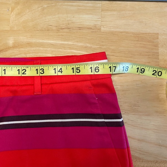 Red Striped Banana Republic Flat Front Shorts Size 8 - Picture 7 of 8